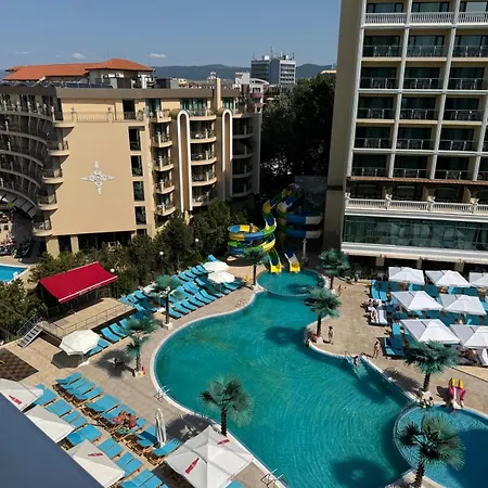 아파트 In Miramar Palace *