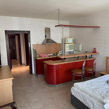 In Miramar Palace Apartmán
